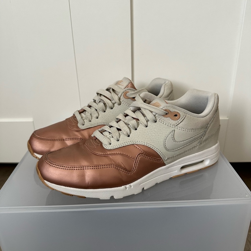 Women’s Nike air